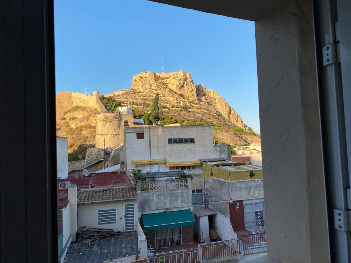 Corazon De Alicante Con Vistas Al Mar Y Al Castillo Luaran gambar