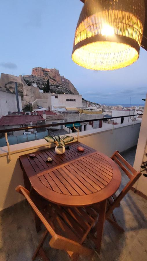 Corazon De Alicante Con Vistas Al Mar Y Al Castillo Luaran gambar