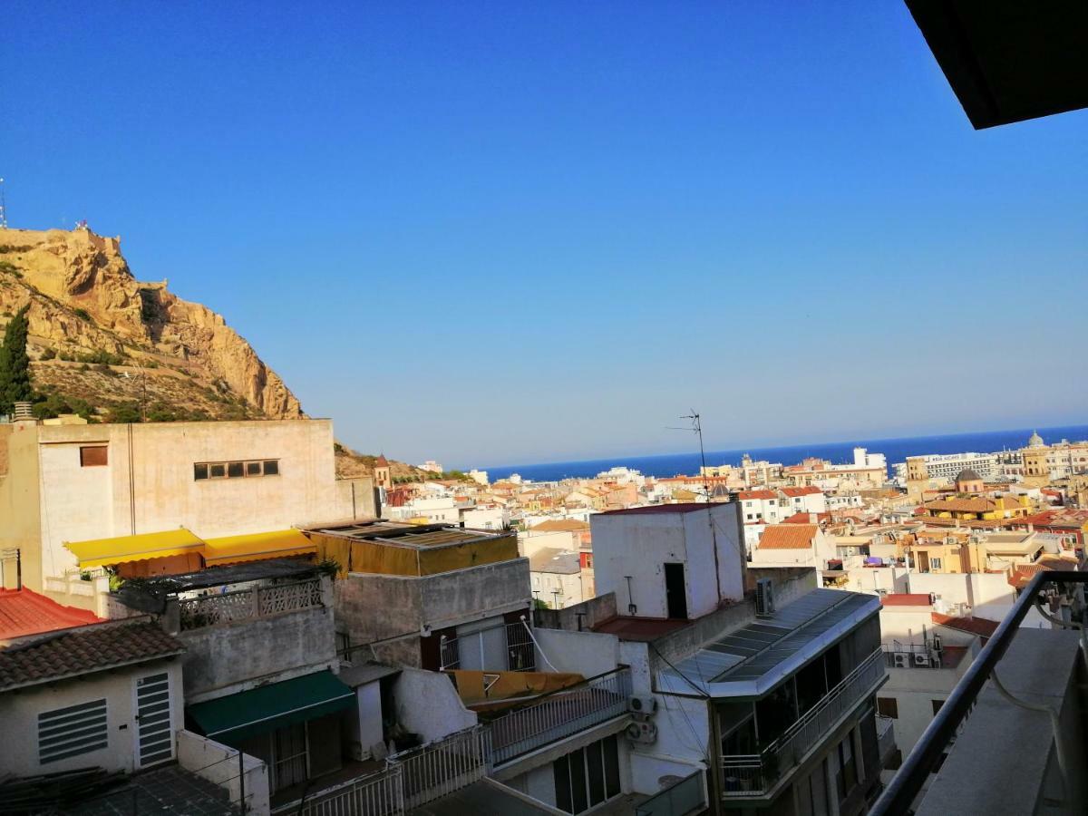 Corazon De Alicante Con Vistas Al Mar Y Al Castillo Luaran gambar